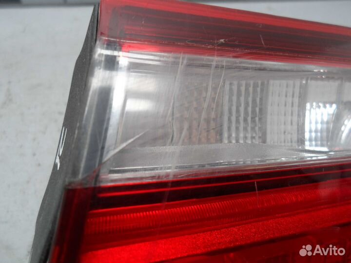 Б/У Фонарь крышки правый Трещины, царапины