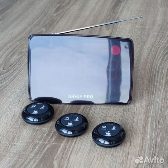 В ресторан - кнопка вызова персонала и табло