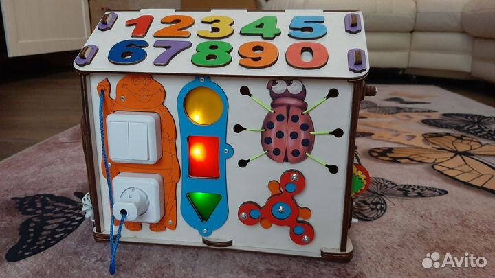 Бизиборд домик