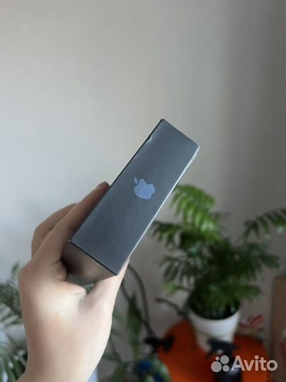 Коробка от iPhone 12 pro