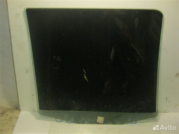 Стекло двери задней левой Volkswagen Golf Iii