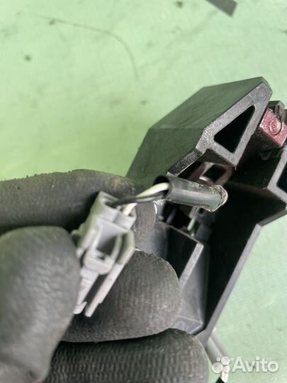 Ручка двери передняя правая nissan march ak12