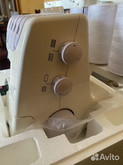 Оверлок Janome 4852