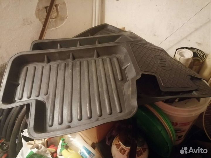 Автомобильные коврики резиновые