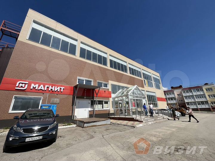 Торговое помещение общий вход с Магнитом, с лифтом