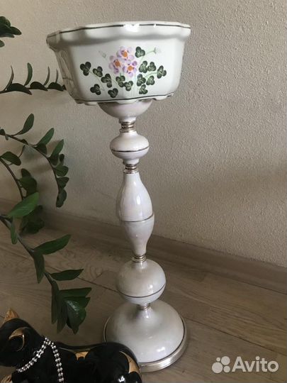 Напольная ваза