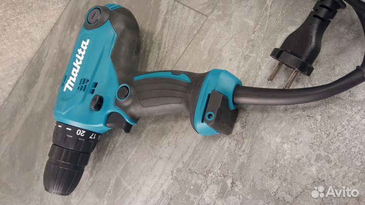 Шуруповерт дрель Makita DF0300