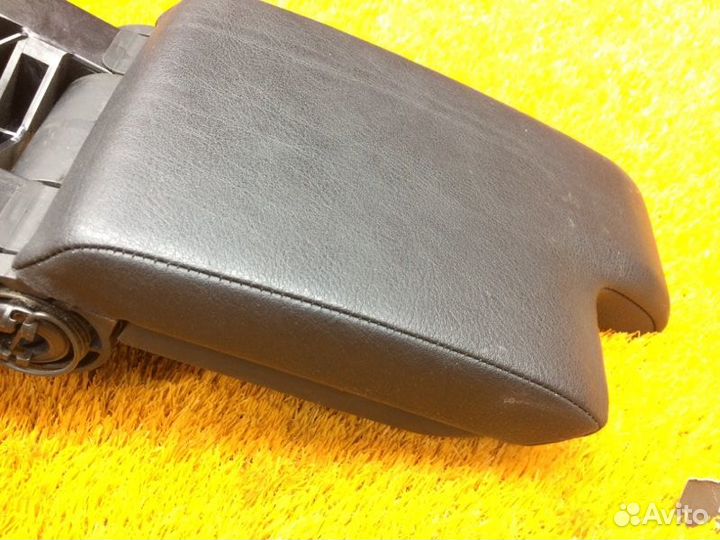 Подлокотник Bmw 3-Series E46 M43B19 (194E1) 2001