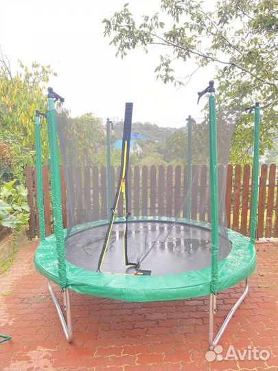 Батут с защитной сеткой