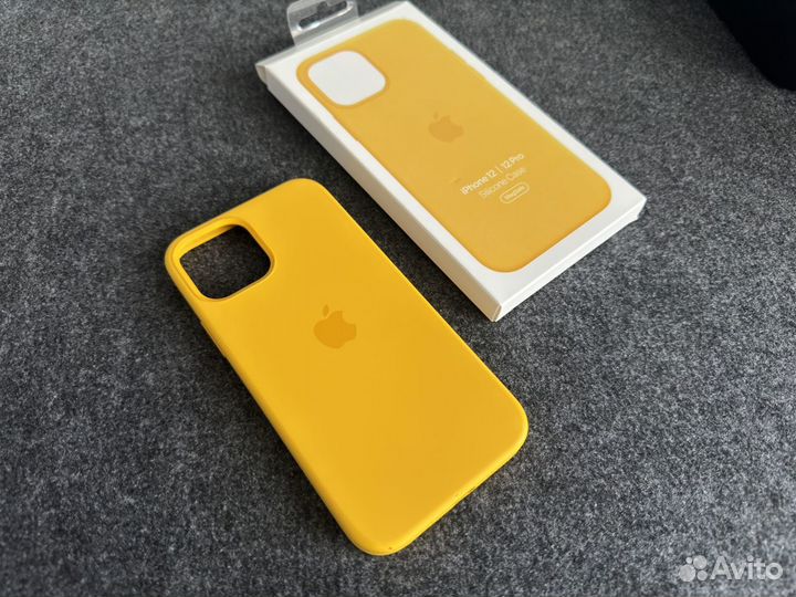 Чехол Apple Silicone Case iPhone 12 / 12 Pro