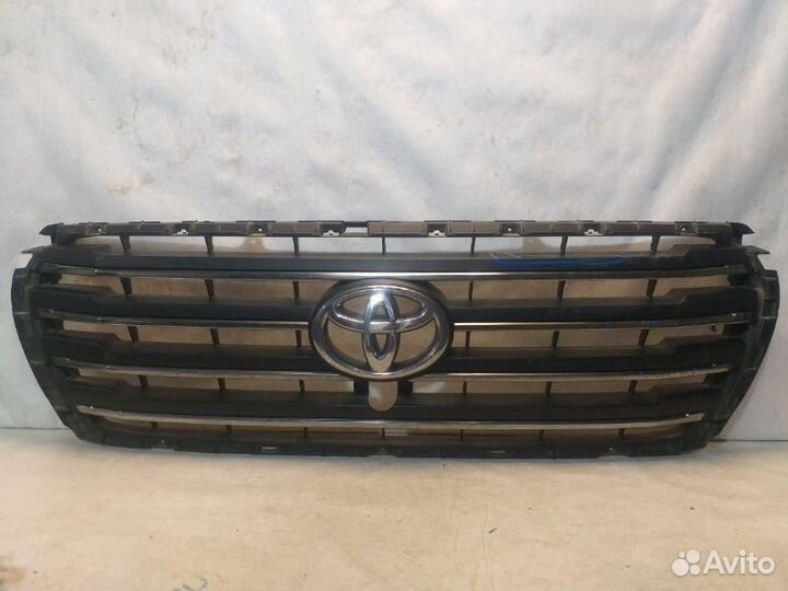 Решетка радиатора Toyota Land Cruiser