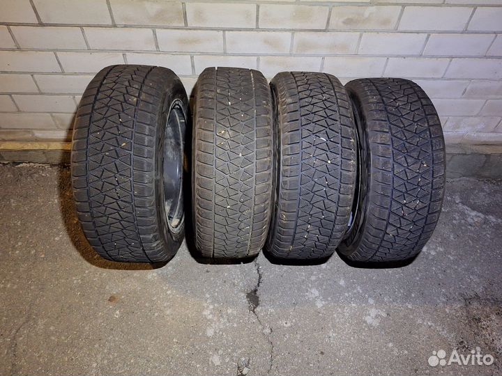 Bridgestone Blizzak DM-V2 235/55 R18