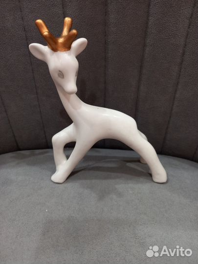 Фарфоровая статуэтка