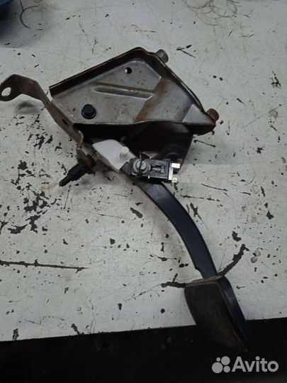 Педаль тормоза Ford Taurus 1 Форд Таурус 1