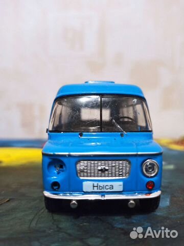Коллекционная модель автомобиля ныса