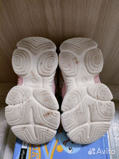 Кроссовки для девочки