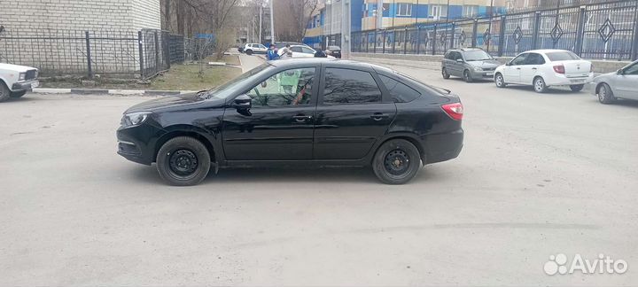 LADA Granta 1.6 МТ, 2020, 100 000 км