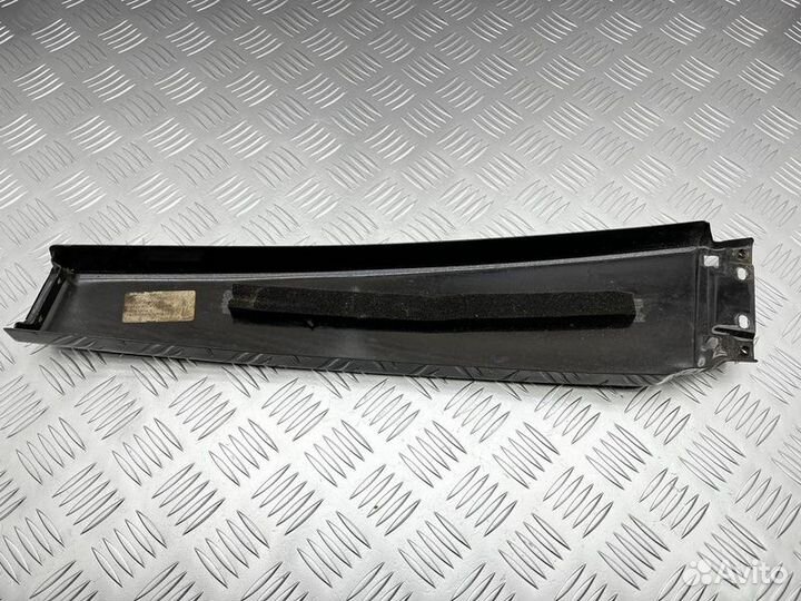 Накладка стойки левая Audi A8 D3