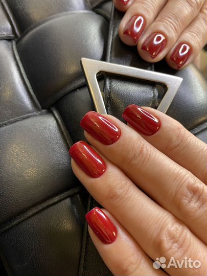 Модель на маникюр