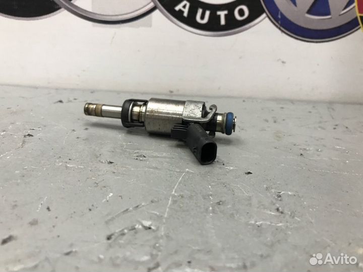 Форсунка инжекторная Audi A5 8T cdnc 2011
