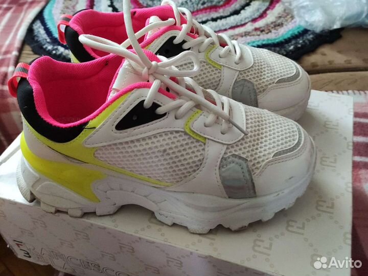 Кроссовки для девочки