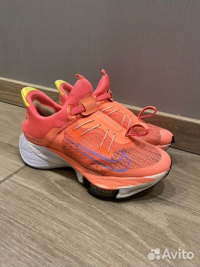 Кроссовки nike tempo next