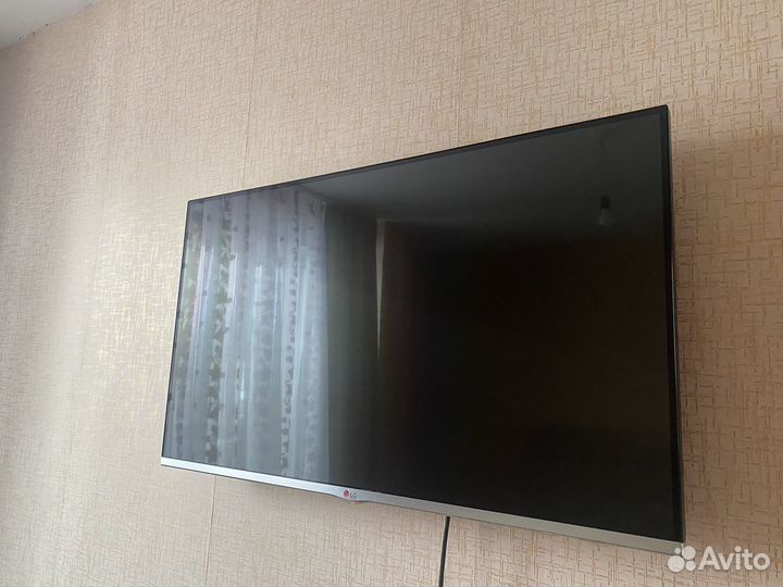 Телевизор LG SMART tv 43