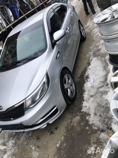 В разбор поступил Kia Rio 3