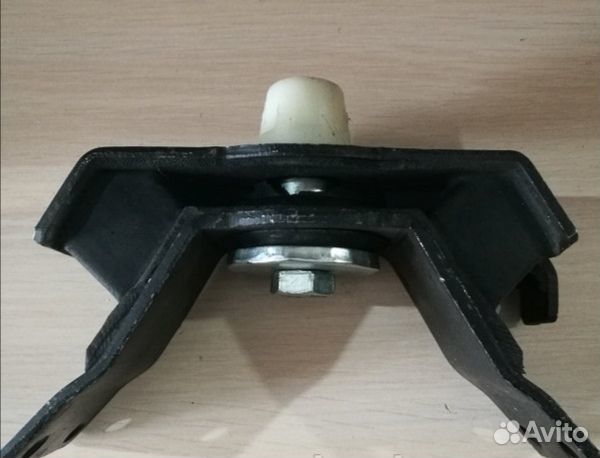 Подушка опора трансмиссии Toyota LC Prado 120