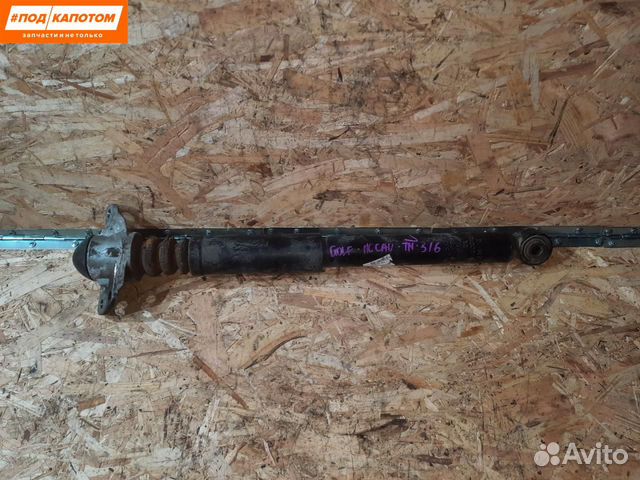 Стойка амортизатора задняя Volkswagen Golf 6 2011