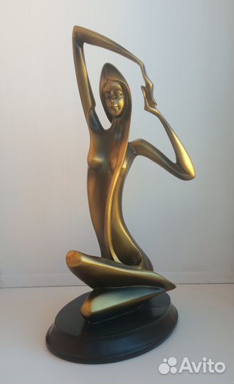 Статуэтка Девушка