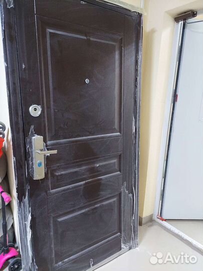 Дверь входная металлическая бу