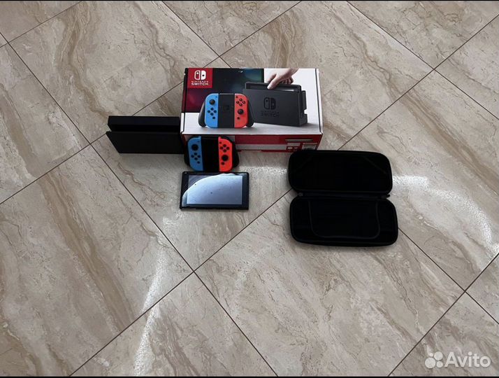 Приставка Nintendo Switch и чехол (синий )