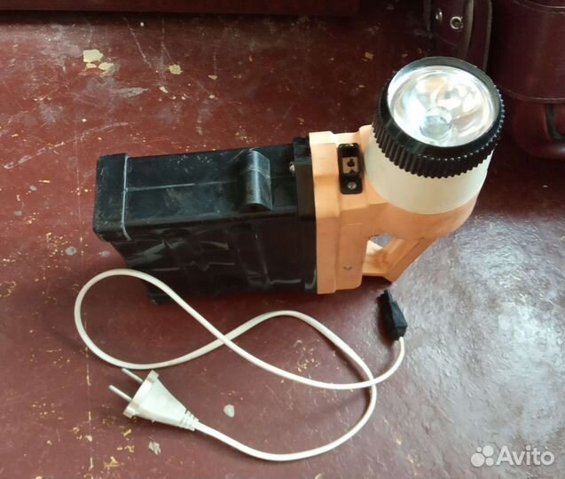 Фонарь аккумуляторный СССР