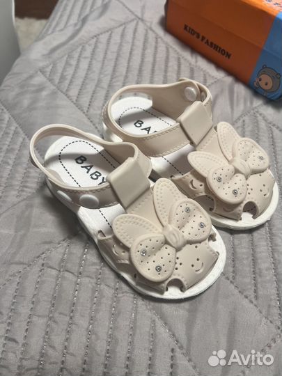 Сандалии для девочки