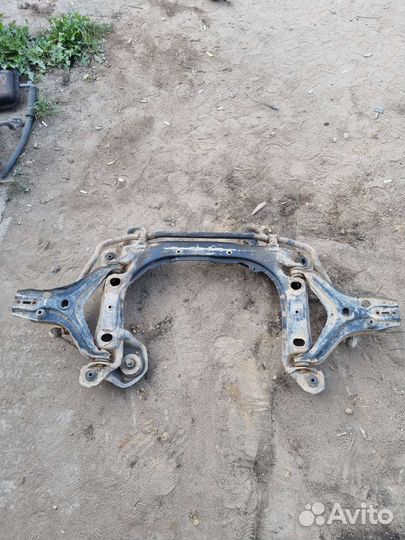 Подрамник передний ауди 80 В3