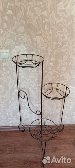Подставка для цветов кованная