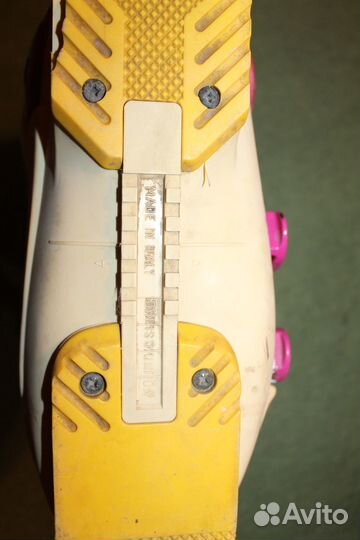 Горнолыжные ботинки 37-38(сломана застёжка)