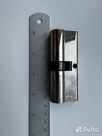 Замок дверной