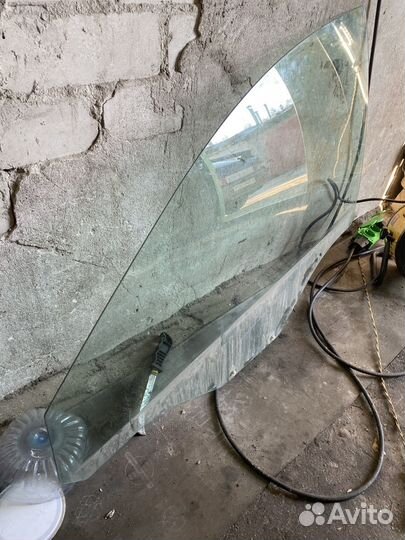 Стекло переднее левоена opel antara