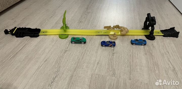 Трек и три машики HTI