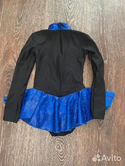 Костюм для фигурного катания р-р 30