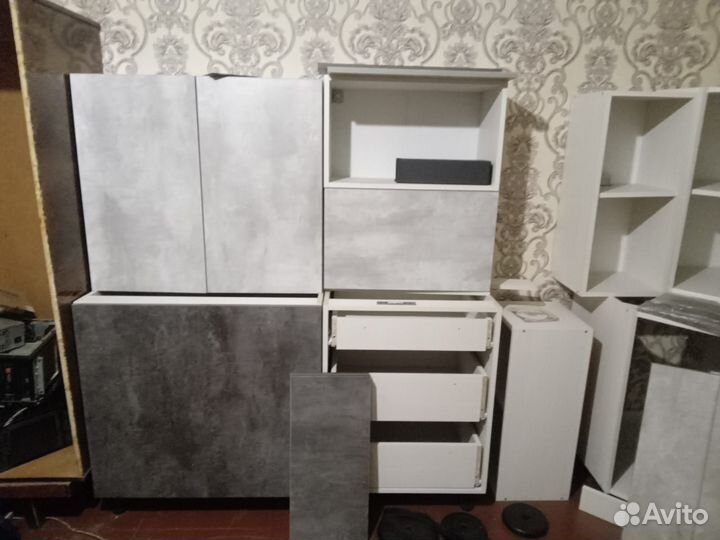 Продаю кухонный гарнитур новый