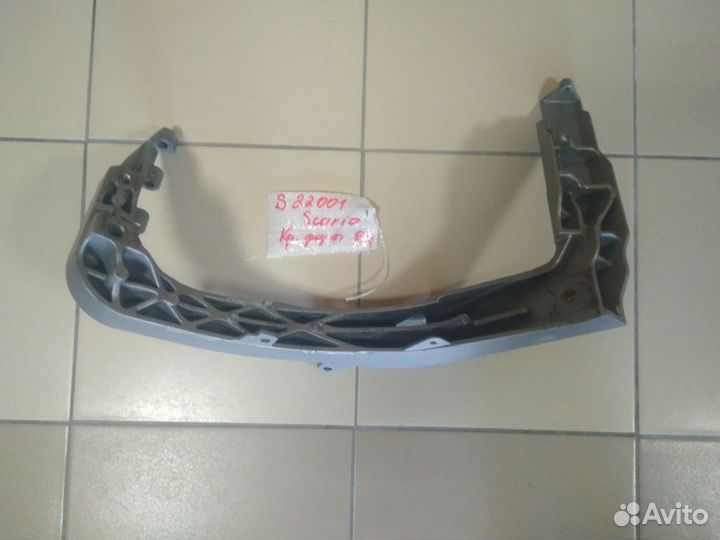 Scania 6 G-Serie Кронштейн фары правой