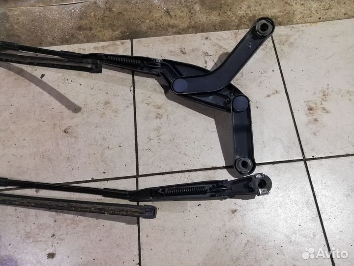 Поводки стеклоочистителя Mercedes W220