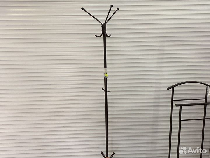 Вешалка напольная с полкой