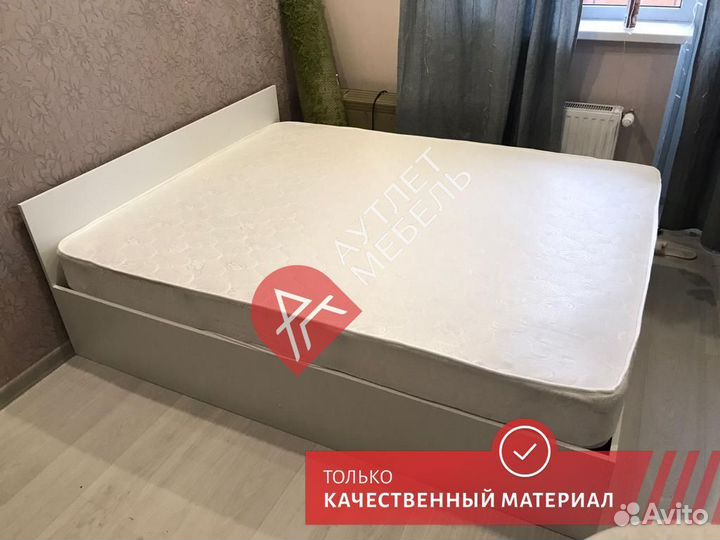 Кровать