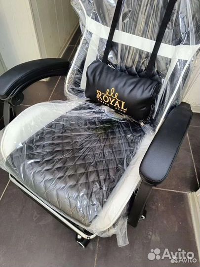 Компьютерное кресло с функцией массажа