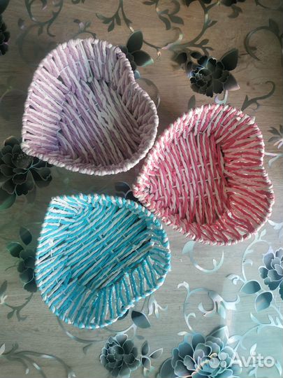 Три корзинки из бумажной лозы (вместе)