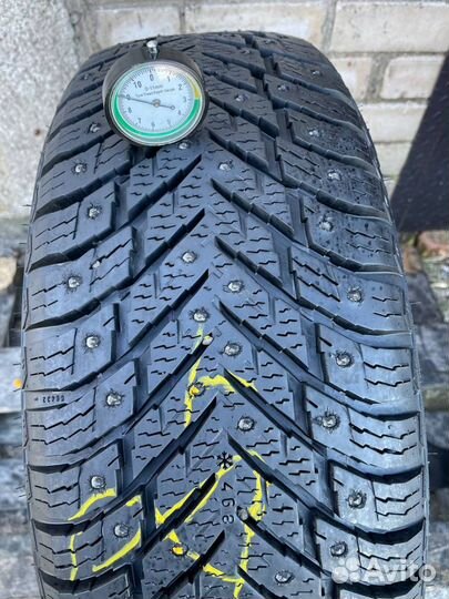 Nokian Tyres Hakkapeliitta 10 215/70 R16